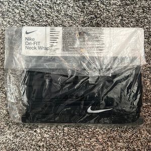 Nike Dri-Fit Neck Wrap